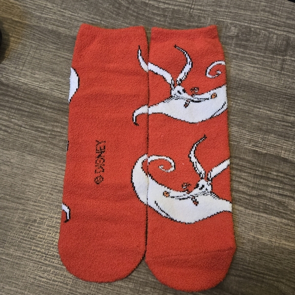 🍒🍒 Zero's Fuzzy Socks - Picture 5 of 6